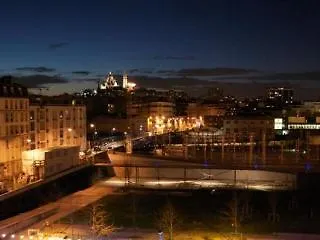 פריז Reims Hotel 2*,